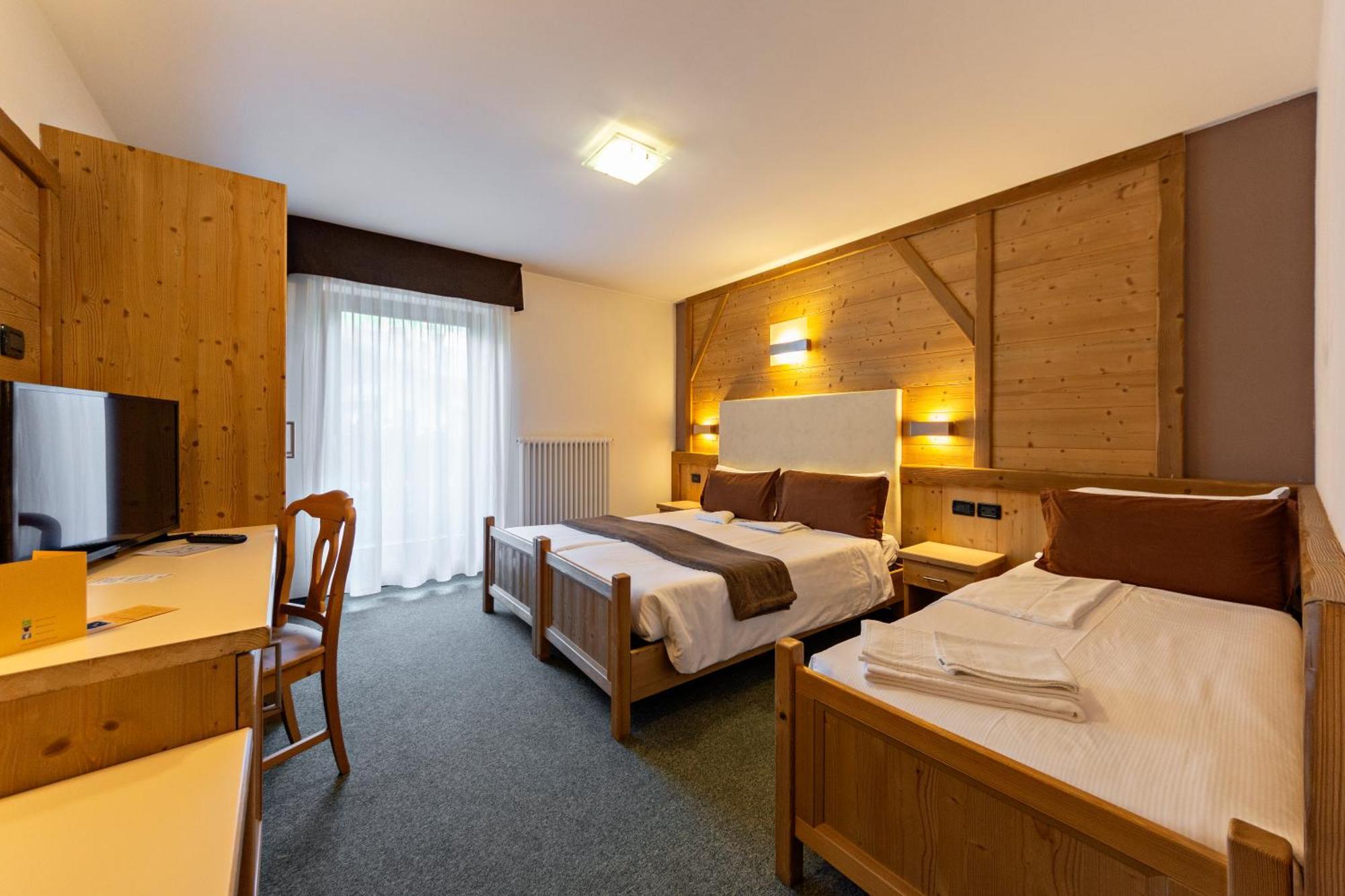 Flos Hotel Moena Εξωτερικό φωτογραφία