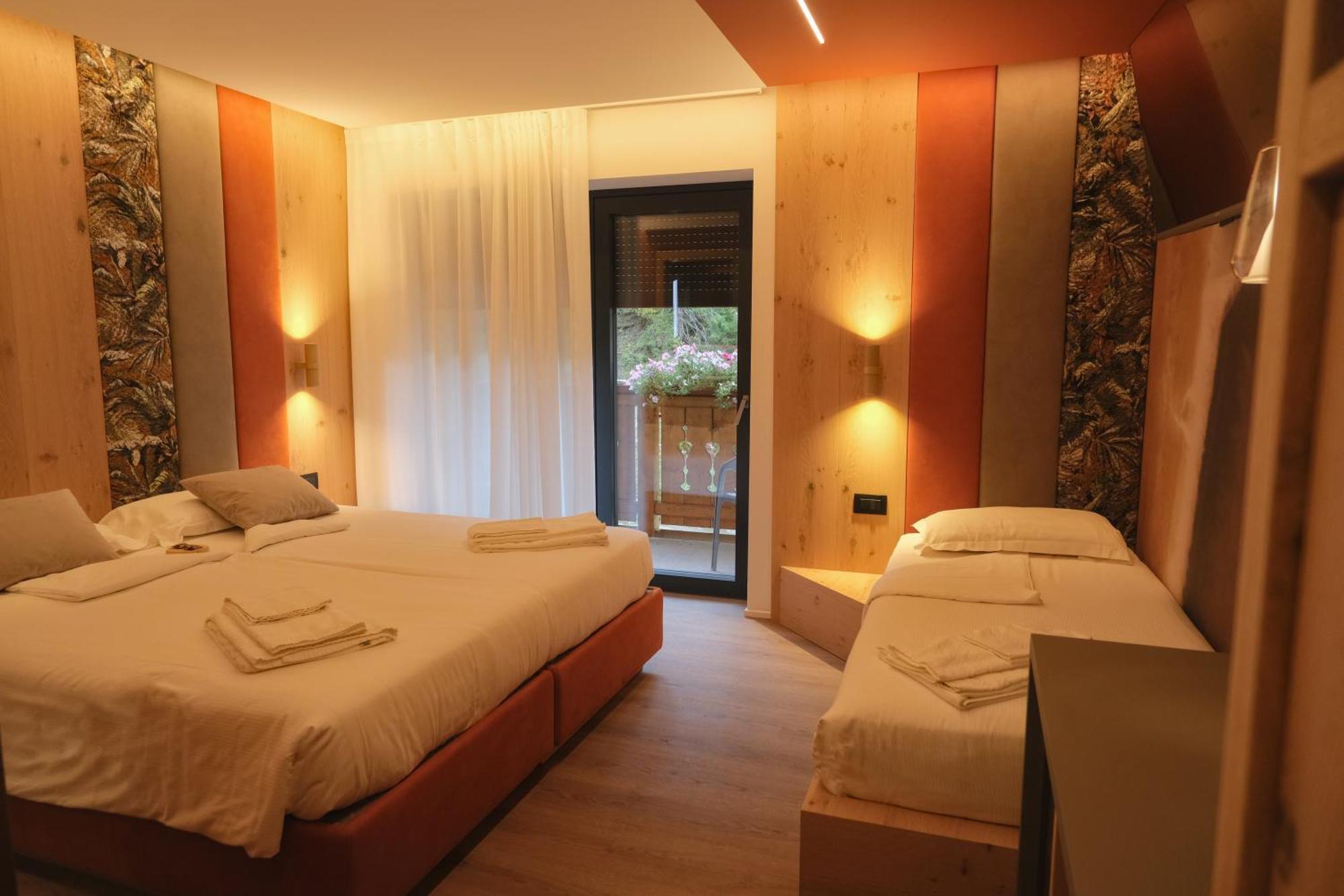 Flos Hotel Moena Εξωτερικό φωτογραφία